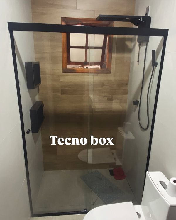 Box de correr com perfil preto
