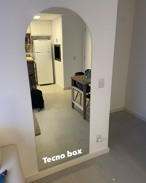 Espelho em arco