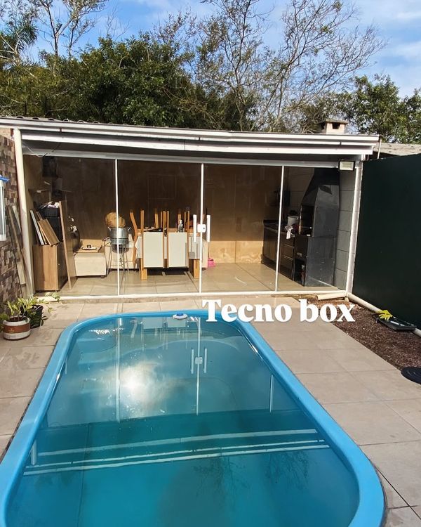 Fechamento de área de piscina