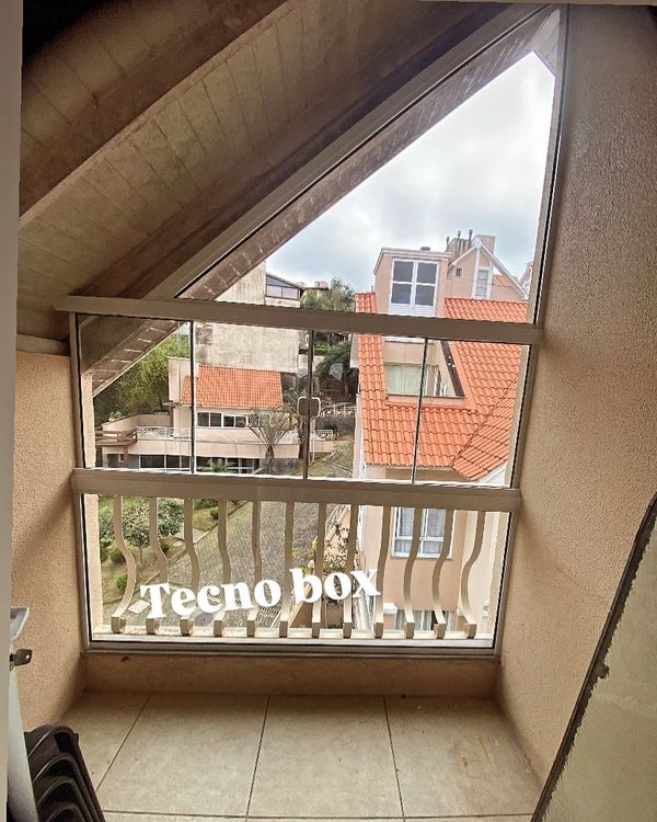 Sacada com vidro temperado